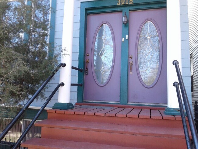 Building Photo - 3018 N Hoyne Ave