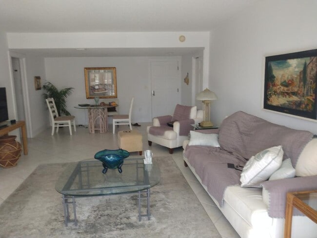 Building Photo - 2780 S Ocean Blvd
