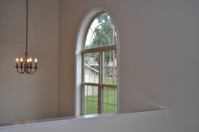 Building Photo - 13930 Maugansville Rd