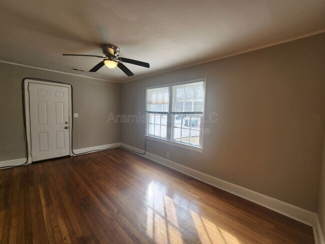 Foto del edificio - 802 N Park St