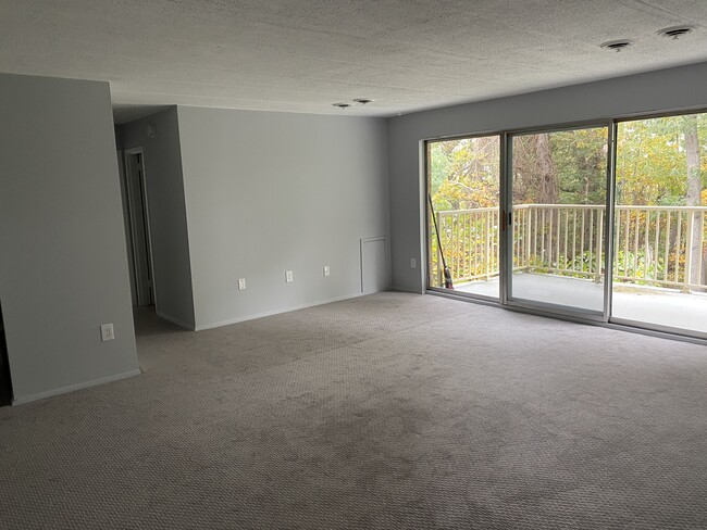 Building Photo - 2616 Fort Farnsworth Rd