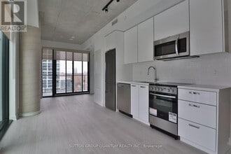 Building Photo - 284 King St E