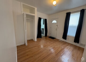 Building Photo - 537 Schiller Ave