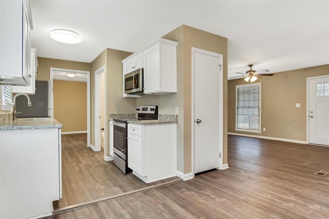 Foto del edificio - 5219 Maple Valley Rd SW