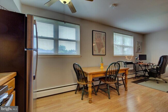 Foto del edificio - 335 E Lancaster Ave