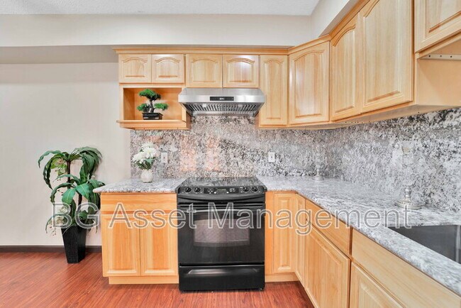 Foto del edificio - 828 Tradewind Ln