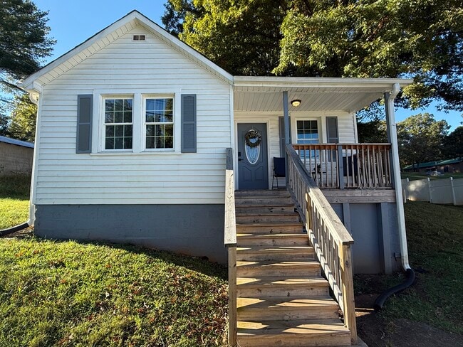 Building Photo - 2744 Spruce St