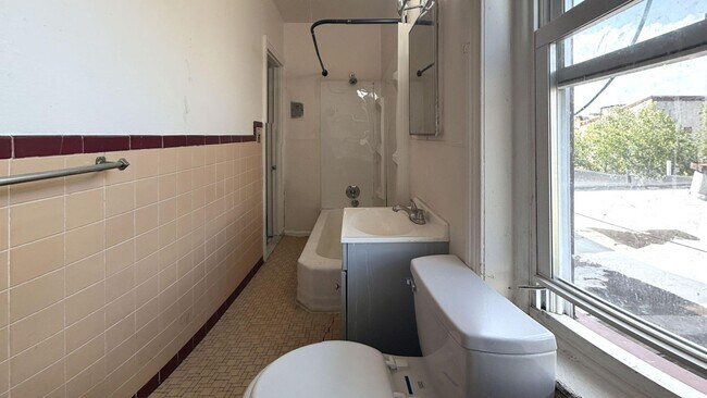 Photo - 169 W Norris St Apartment