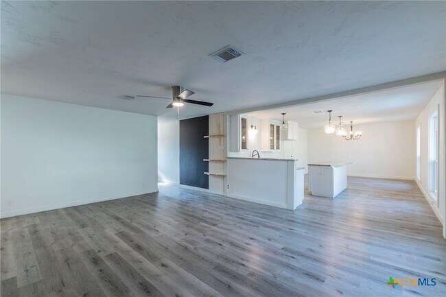 Foto del edificio - 4013 Valley View Dr