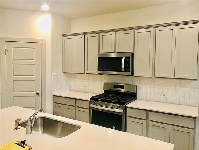 Foto del edificio - 17304 Truffle Falls Wy