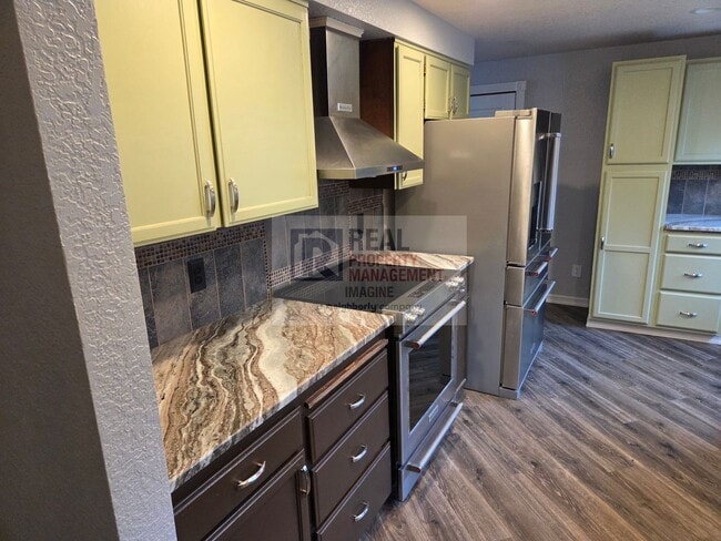 Building Photo - Check Out This Gorgeous 3 Bedroom, 2 Bath ...