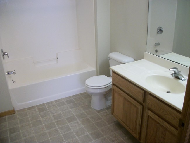 Building Photo - 200 Prairie Heights Dr
