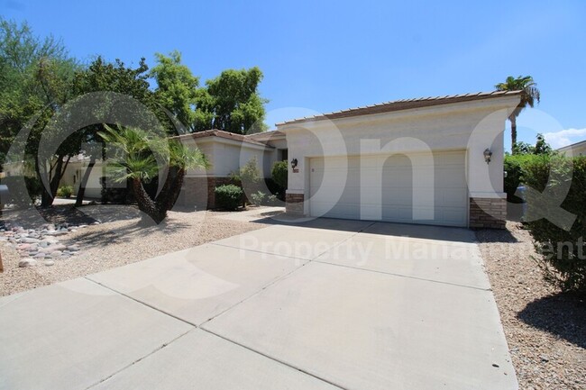 Building Photo - 1139 E Ocotillo Rd