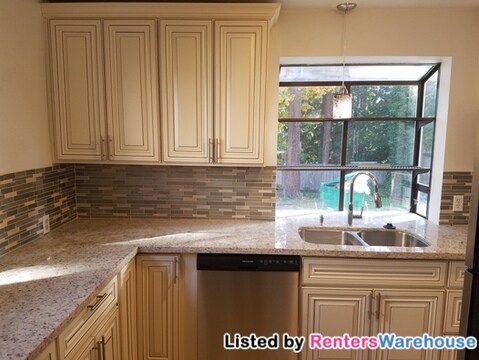 Primary Photo - 13716 25th Ave NE