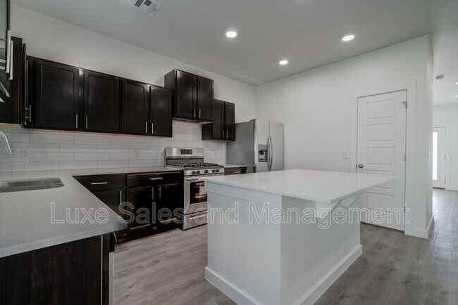 Foto del edificio - 13505 Vinita Dr