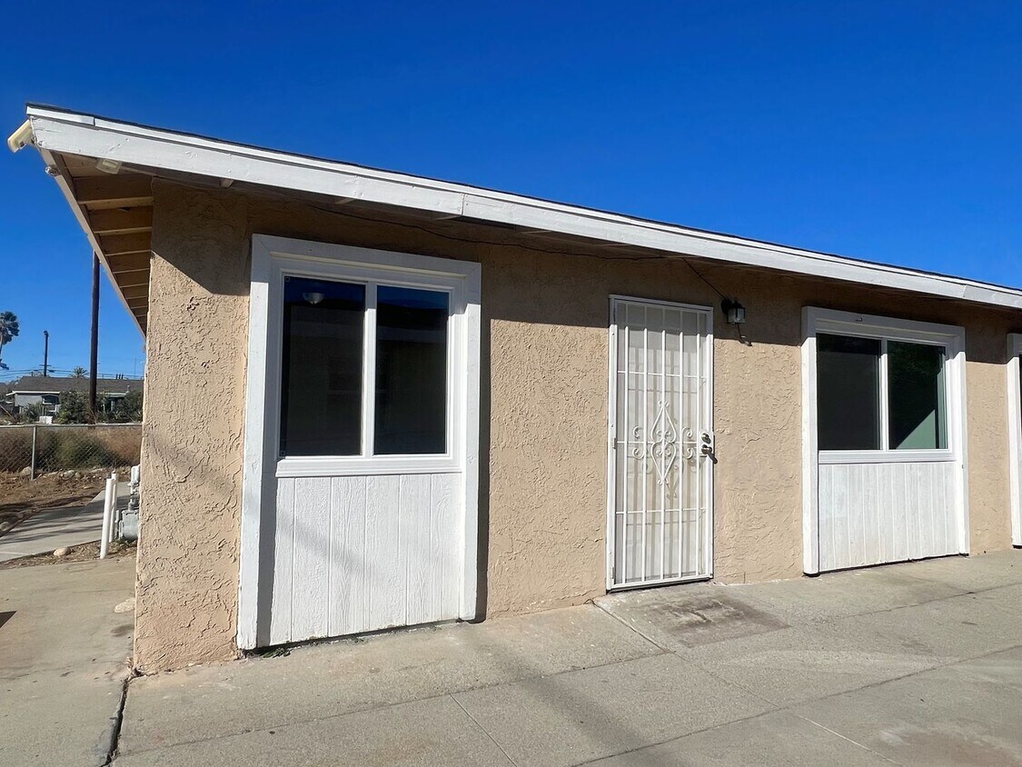 Primary Photo - 1481 E Jacinto View Rd