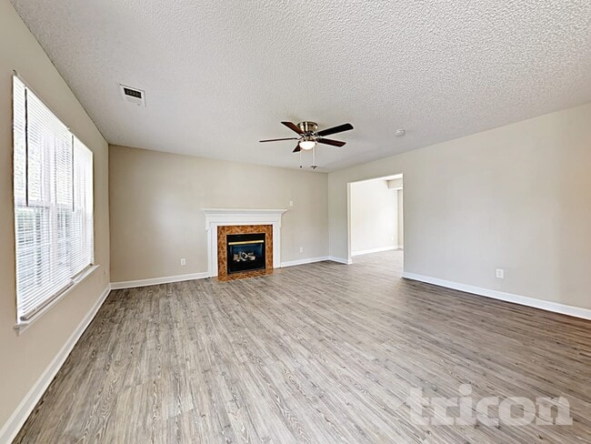 Building Photo - 2656 Captains Watch Rd NE