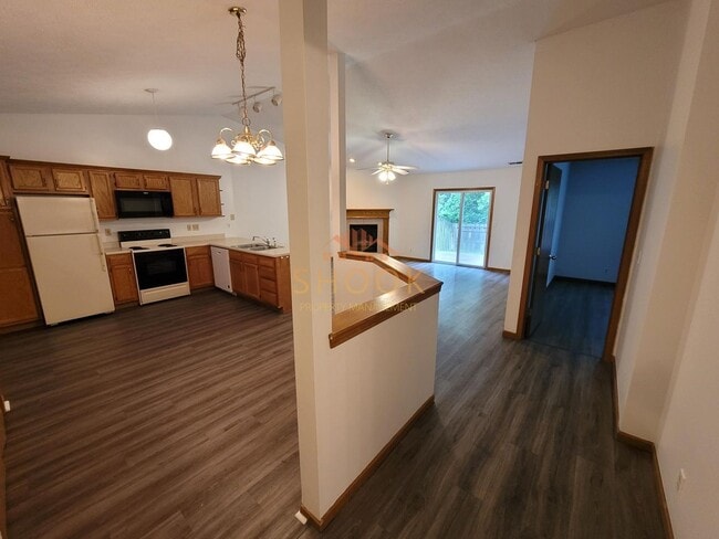 Building Photo - 2103 Bridgewater Cir