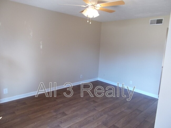 Foto del edificio - 470 S Jeff Davis Dr