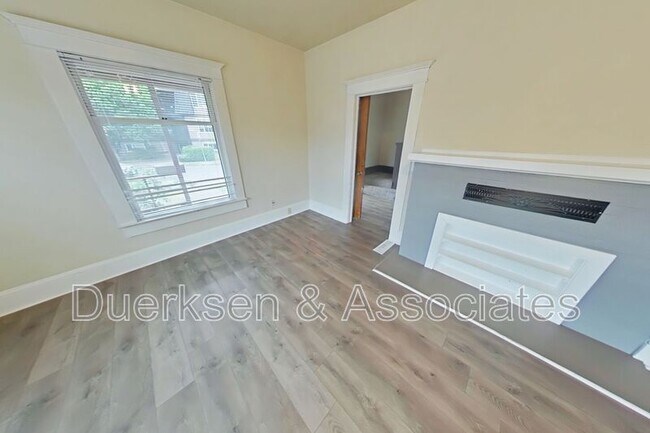 Foto del edificio - 806 SW Western Blvd