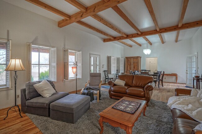 Building Photo - 432 Montano Ln