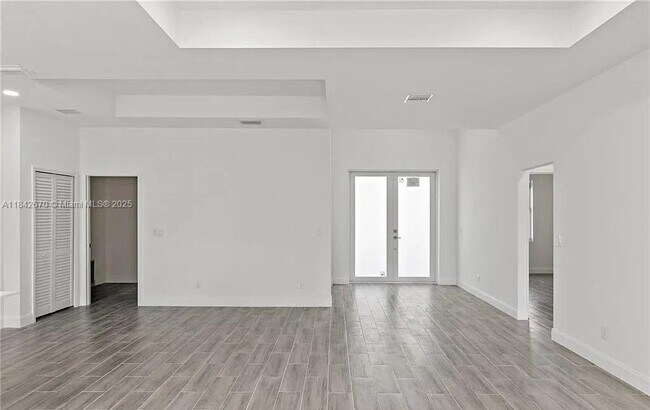 Foto del edificio - 1731 Unice Ave N