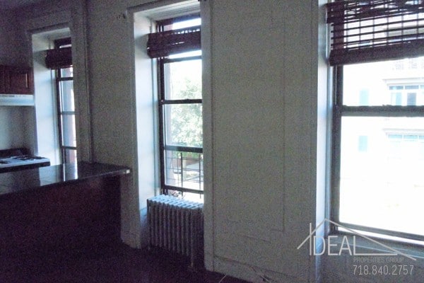 Building Photo - 1050 Bedford Ave