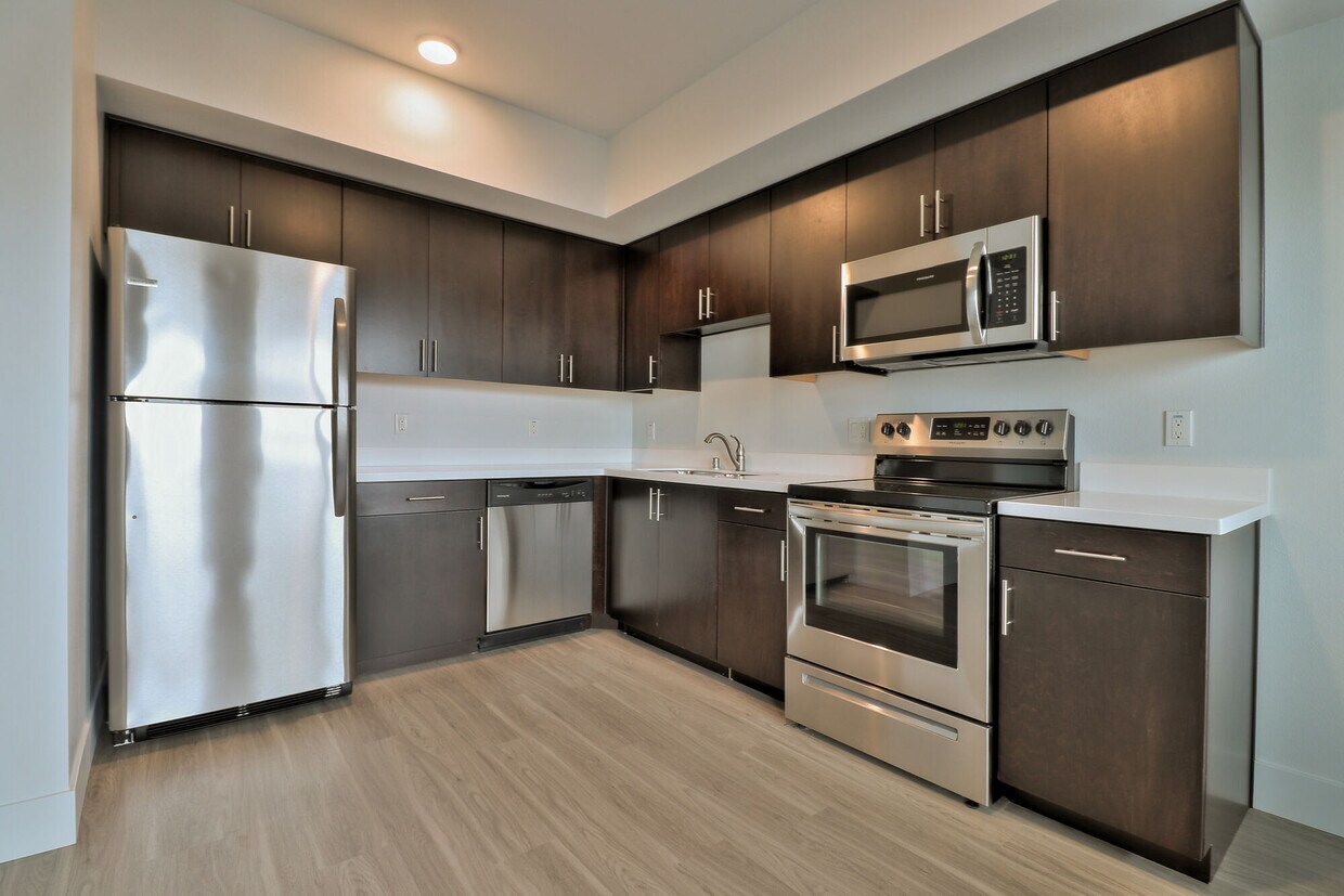 Coastal Village Apartments in Oxnard, CA