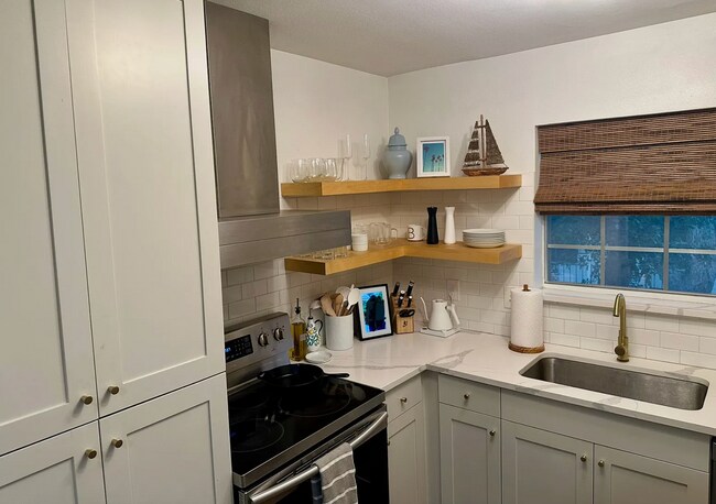 Cocina - 5818 E University Blvd