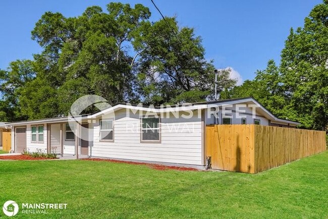 Building Photo - 9724 Priory Ave