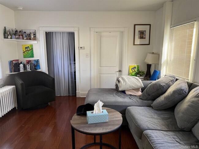 Foto del edificio - 93 Jackson Ave