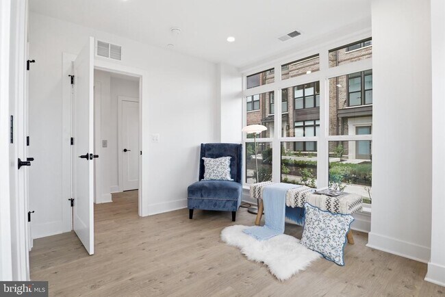 Foto del edificio - 5518 Topaz Ln
