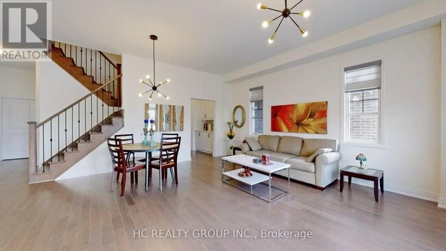 Building Photo - 2123 Royal Gala Cir