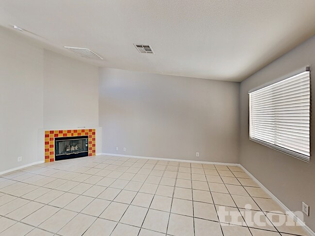 Building Photo - 6619 Clover Wood Ln