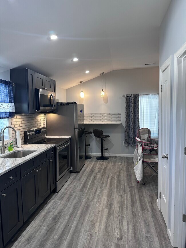 Foto del edificio - 902B Edgerly RD