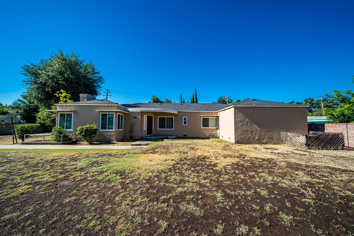 225 W Grangeville Blvd, Hanford, CA 93230 House Rental in Hanford, CA