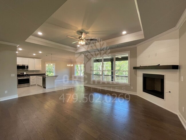 Building Photo - Bella Vista- Single-Family Home- Sought After Creekwood Plan