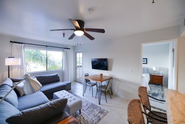 Building Photo - 3830 Avenida Del Presidente