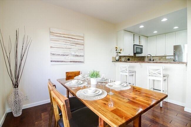 Photo - 1398 Meadow Ridge Cir Townhome