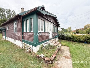 Building Photo - 21950 Miller Ave