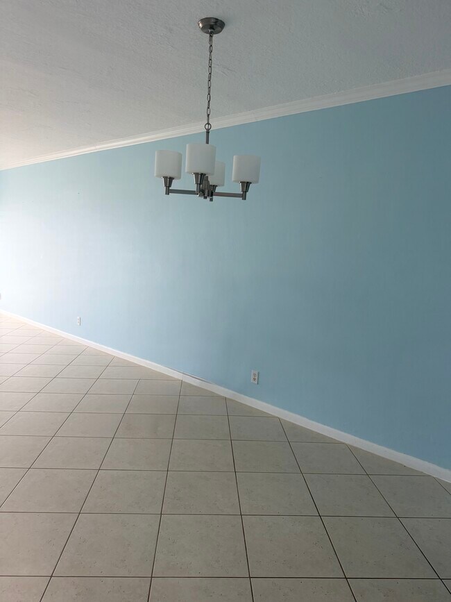 Building Photo - 3101 S Ocean Blvd