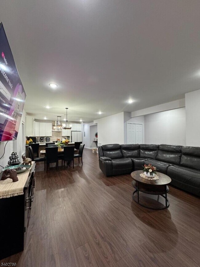 Foto del edificio - 528 Jefferson Ave