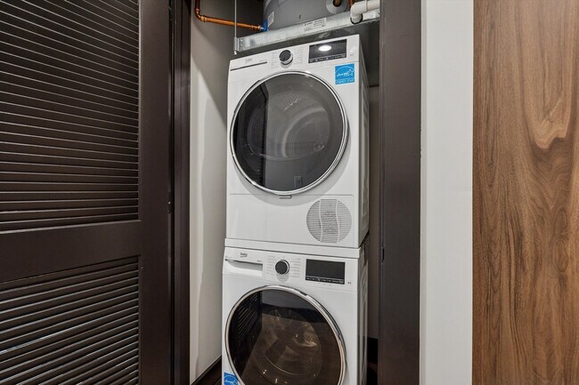 Building Photo - The Conduit on 2nd