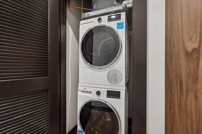 Building Photo - The Conduit on 2nd