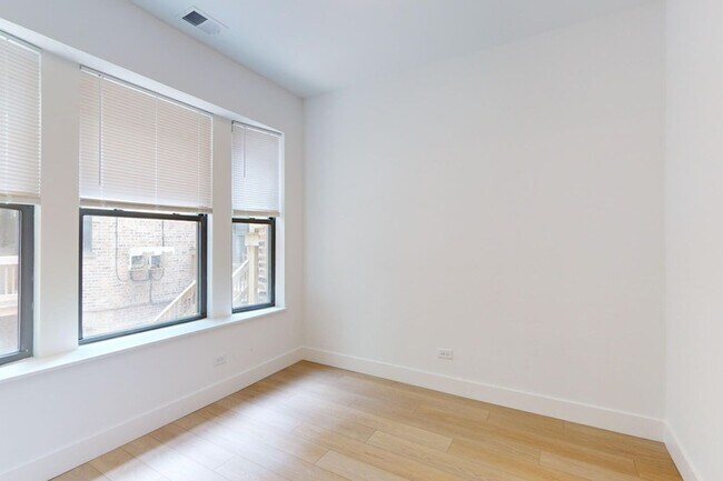 Floorplan - 1323 E. 57th St