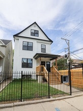 Building Photo - 2342 N Lawndale Ave