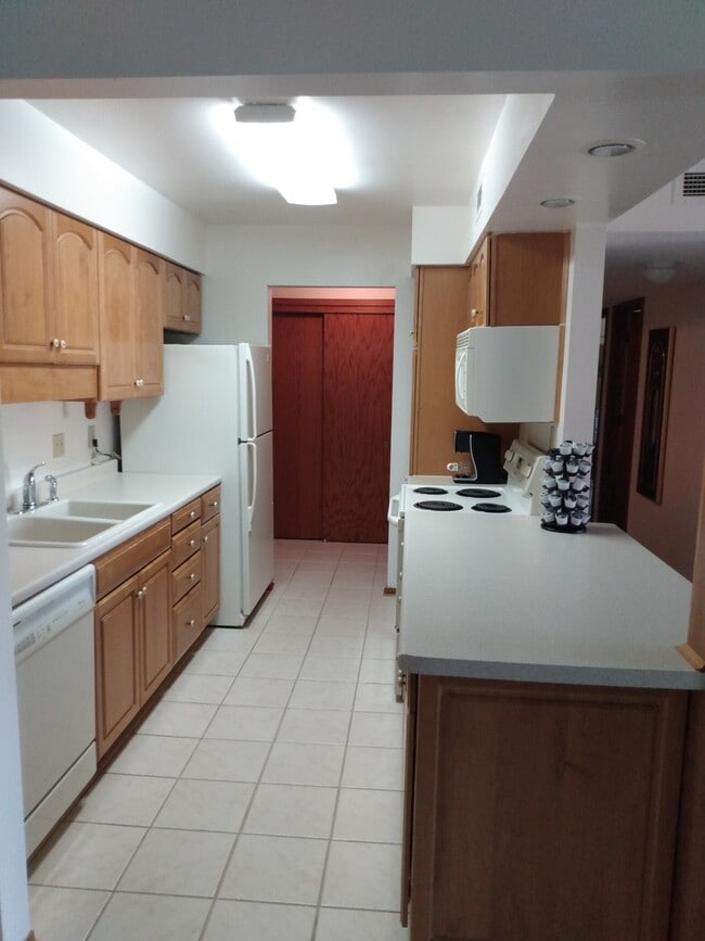 Kitchen - 2210 Midland Grove Rd