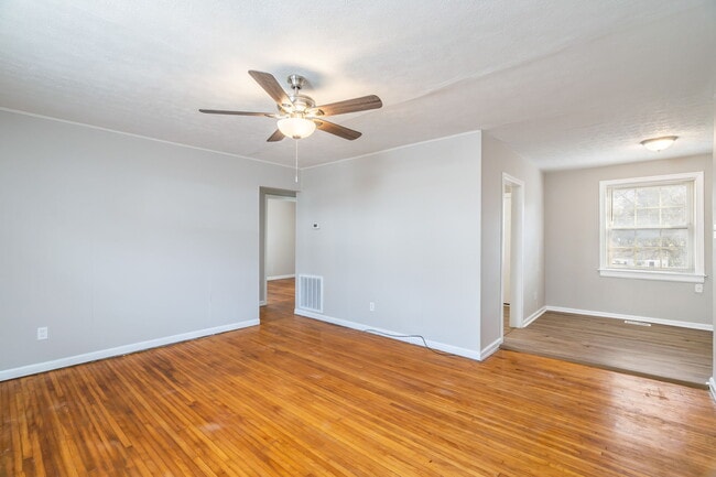 Building Photo - 2518 Larkwood Ln