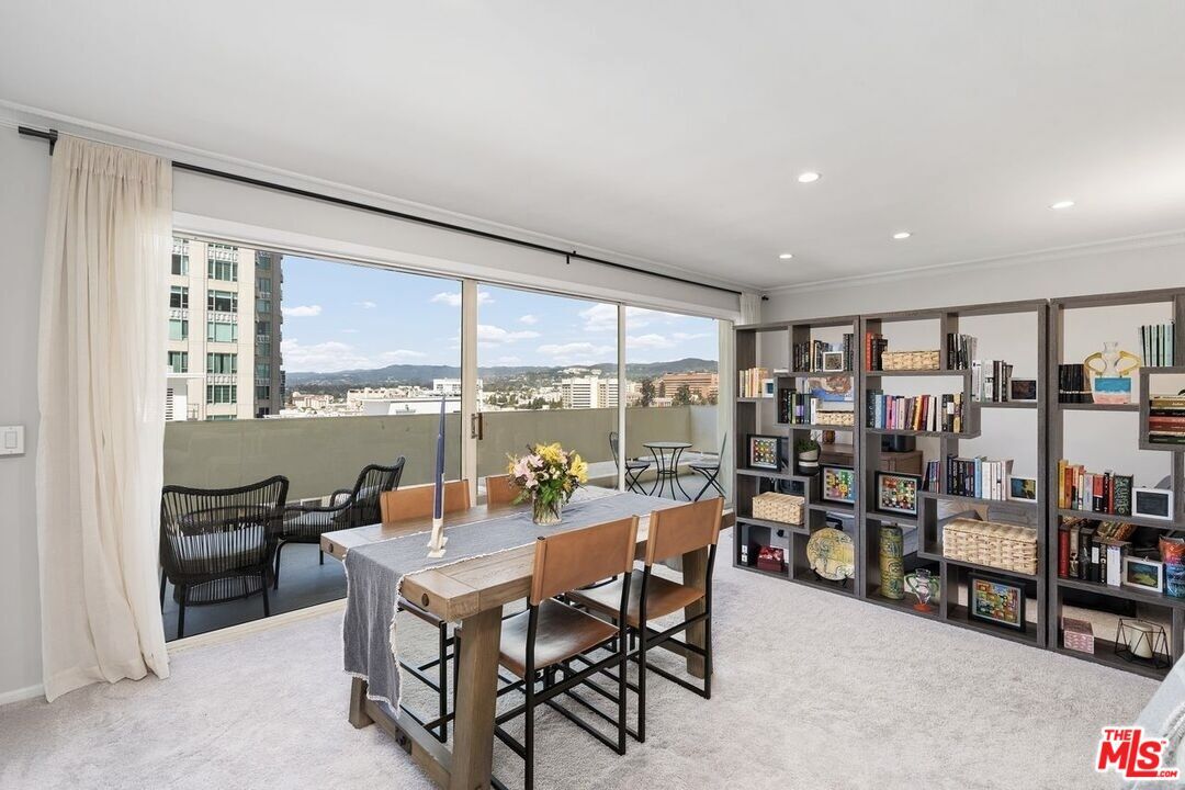 Foto principal - 10701 Wilshire Blvd