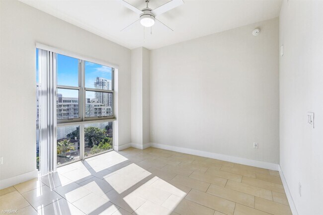 Foto del edificio - 2 br, 2 bath Condo - 404 NE 27th St